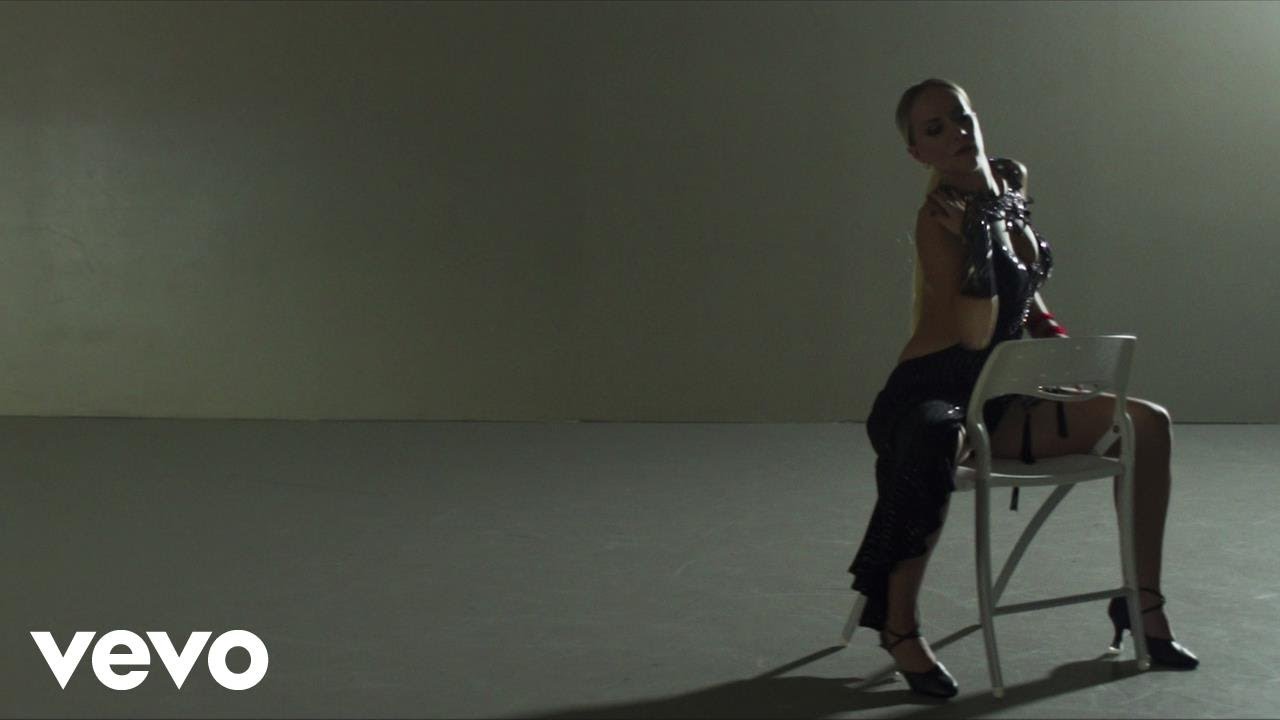 Nina Kraljić predstavlja spot za singl “Negdje”