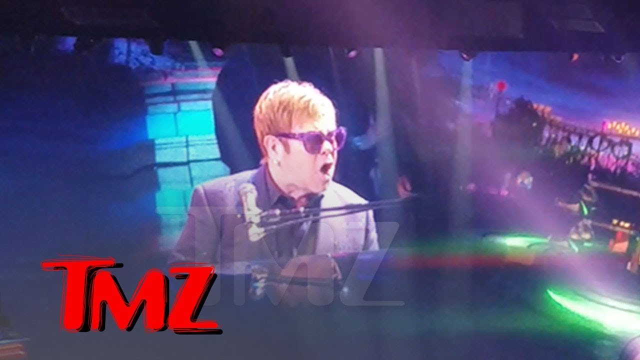 Bijesni Elton John napustio pozornicu nakon što su mu obožavatelji uništili izvedbu
