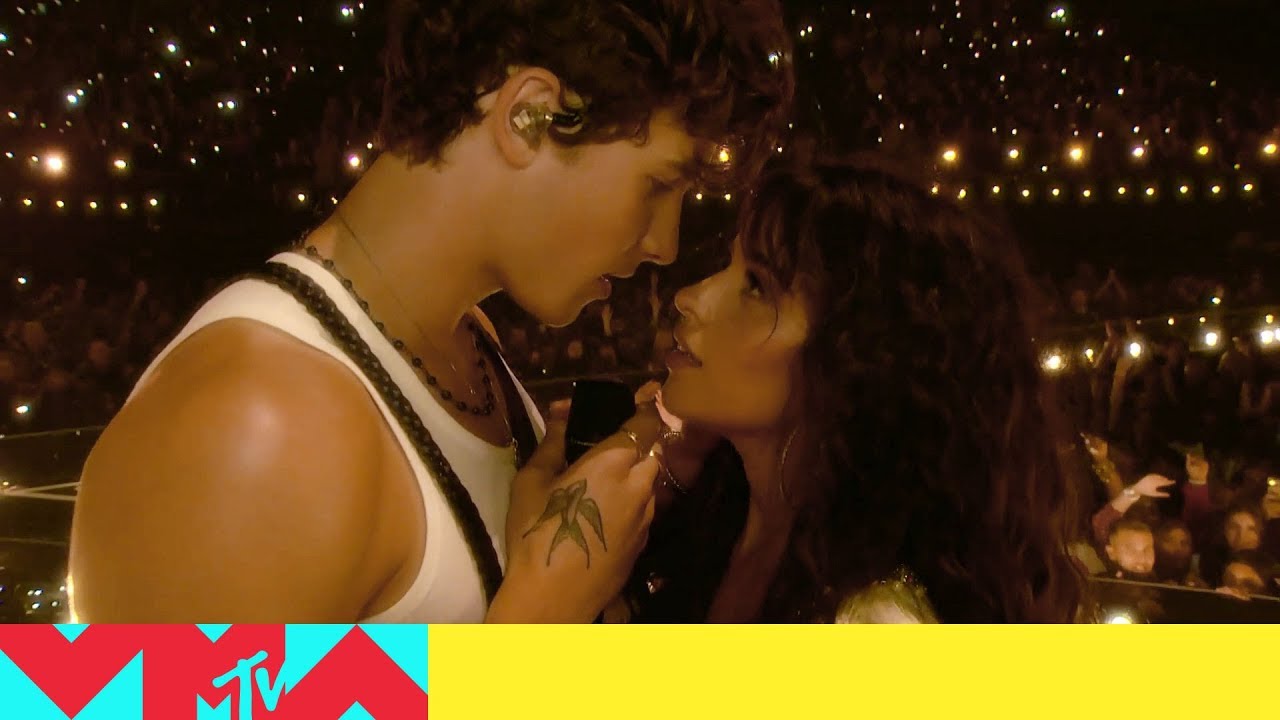 Skoro se poljubili: O ovom vrućem nastupu s dodjela MTV-ja bruje društvene mreže