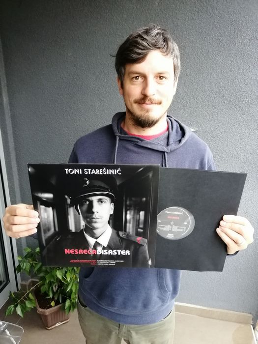 Toni s prvim vinilom u Vinylu!