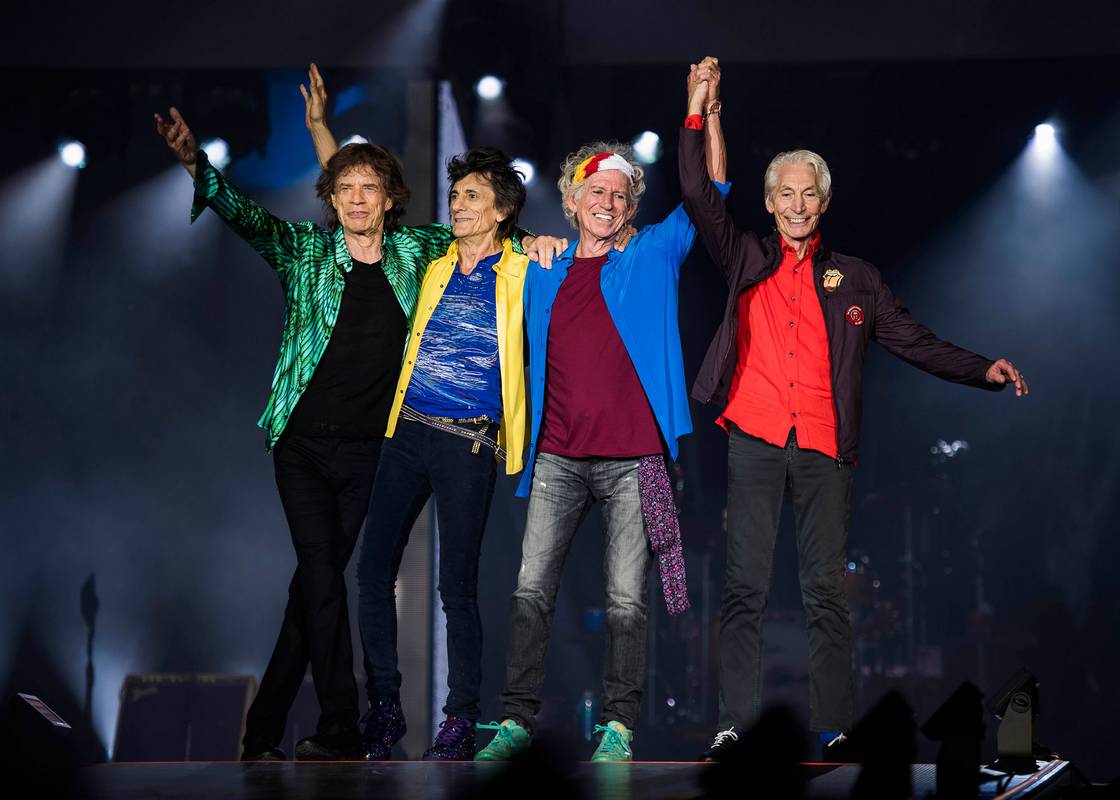 The Rolling Stones objavili „Living In A Ghost Town“. Pjesmu autorski potpisuju Mick Jagger i Keith Richards, a predstavljen je i videospot
