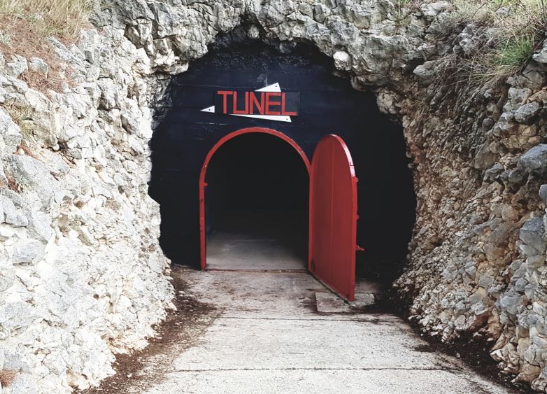 Nakon dvogodišnje ‘covid’ pauze, ove subote napokon otvara šibenski klub Tunel!