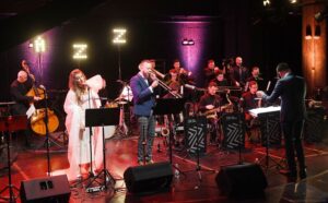 Jazz orkestar HRT-a, Elliot Mason i Sofija Knezevic