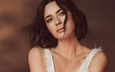 Popularna pjevačica i kantautorica Mia Dimšić nastupa u Lisinskom